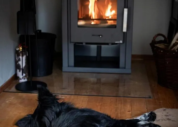 Pure Jagst, Traum-lage Am Fluss Mit Kaminzimmer Und Infrarot-waermekabine Rindenmoos